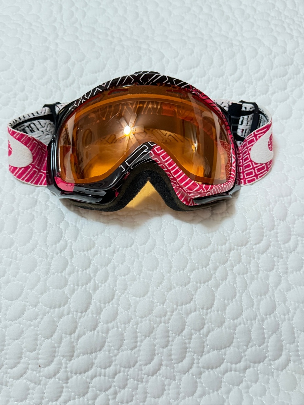Women’s Oakley’s  Pink Snow Goggles with Amber Lens
